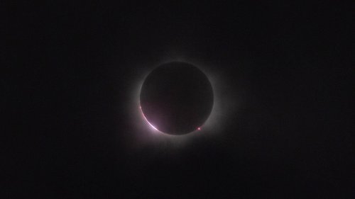 In photos: Solar eclipse crosses the U.S.