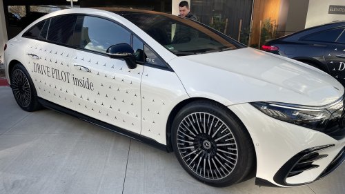 Mercedes' New Self-Driving Tech Beats Tesla's Full Self-Driving In One Big Way
