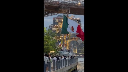 US: Tragic Boat Crash in Brooklyn Caught on Camera: One Dead After Vessel Slams Into Bridge