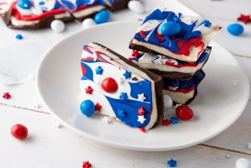 31 Easy Red White and Blue Treats for Your Memorial Day Spread