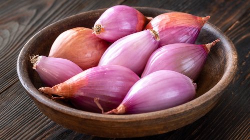 Mistakes Everyone Makes With Shallots