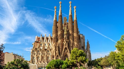 Spain's 10 Must-See Tourist Attractions For First-Time Visitors