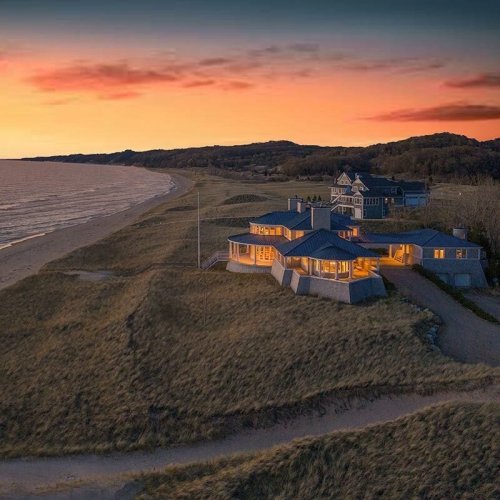 The Top 10 Vacation Rentals of 2025 and More Hot Destinations