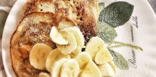 These Fluffy & Wholesome Banana Pancakes Are a Weekend Win