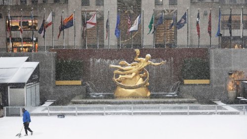 Over 1,100 Flights Canceled As Northeastern Snowfall Hits New York