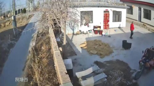 China: The Moment of the Earthquake