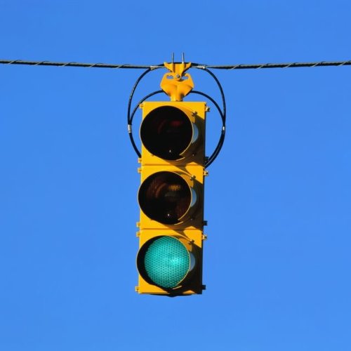 Traffic lights need a 4th color, dos and don'ts of night driving, and more