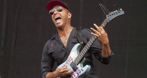 Video shows Tom Morello mistakenly tackled on stage at Rage show