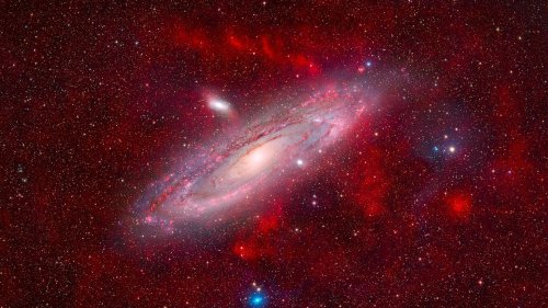 Seen from Earth: Photos of Andromeda Capture Vast and Inspiring Beauty of Space