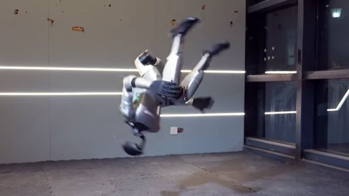 Tech: Watch this humanoid robot perform a side flip for the first time