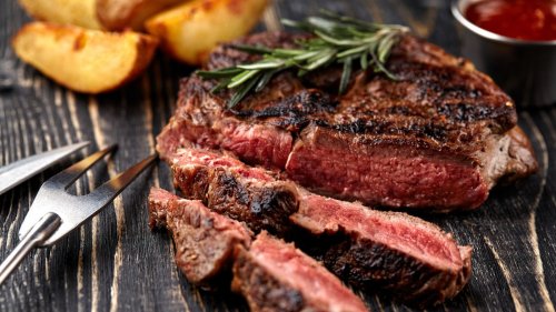 Mistakes Everyone Makes When Reheating Steak
