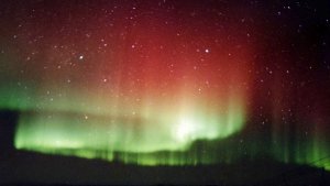 Amateur Astronomer Captures Video of Red and Green Aurora in World First