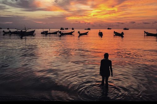 How to Travel the World and Get Paid for It