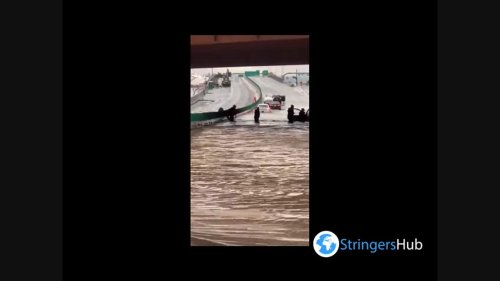 US: Vehicle Gets Stuck On Flooded Highway In Denver, CO After Heavy Rain