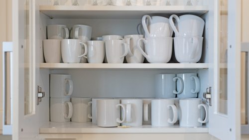 The Shatter-Proof Way A Former Barista Stores Her Coffee Mugs