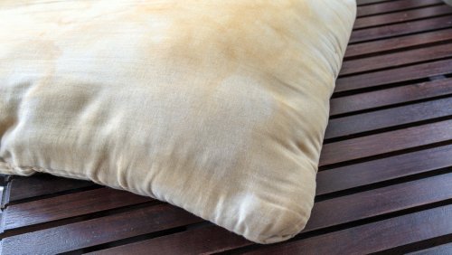 Savvy Tips For Remove Stubborn Pillow Stains 