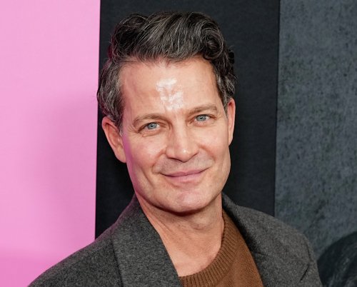 4 Finishing Touches Nate Berkus Always Includes in a Living Room