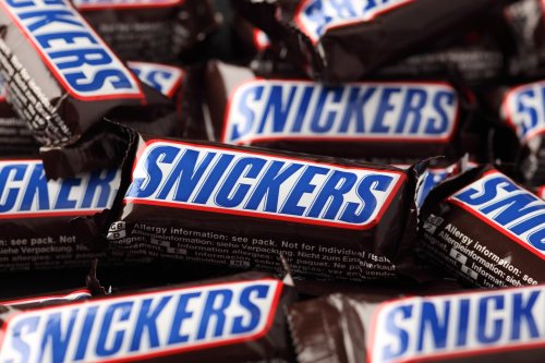 Ever dreamed of being buried in Snickers? Well, this man got his lifelong dream