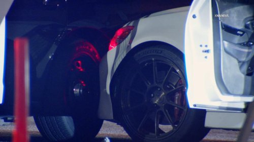 US, Los Angeles: Long Beach Pursuit Vehicle Crashes Into CHP Officers.