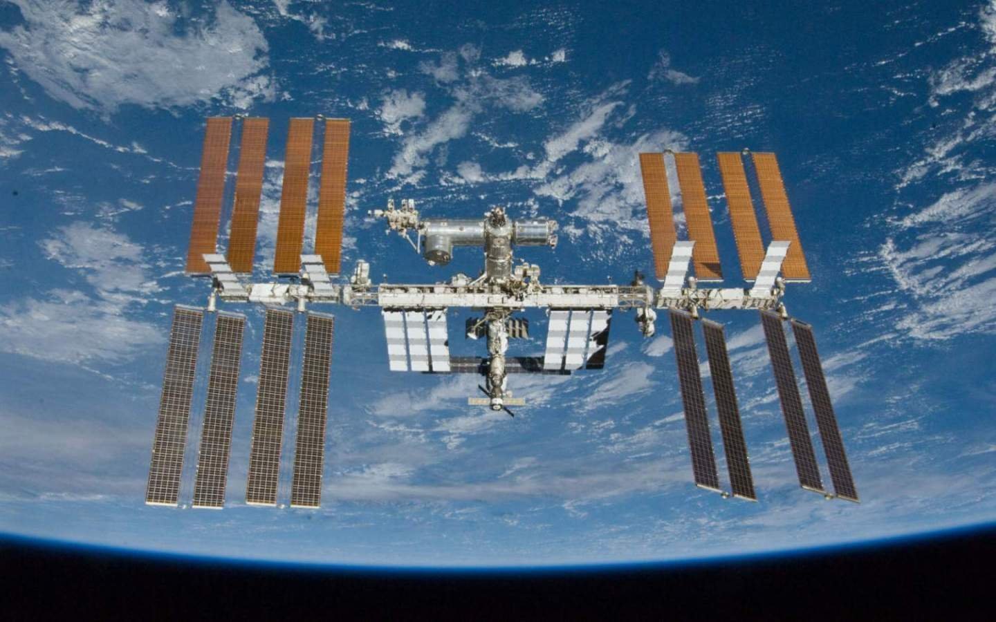 NASA Delays Planned ISS Spacewalk Due To Risk Of Space Junk