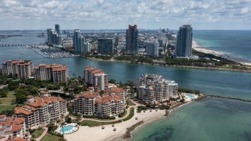 Magazine - Axios Local: Miami