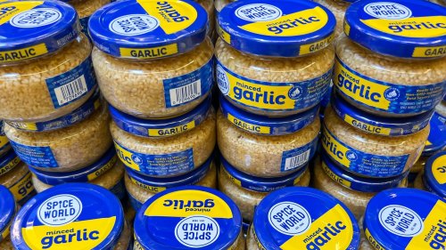It's Time You Stop Making These Mistakes With Jarred Garlic
