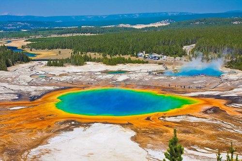 9 Surprising Yellowstone National Park Facts