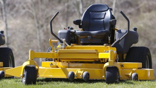 Lawn mower buying tips and advice every homeowner should know