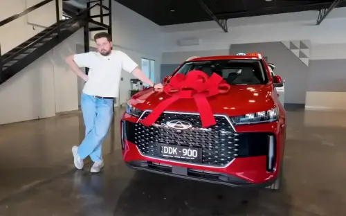 Man bought an extremely cheap Chinese SUV online and fell to his knees