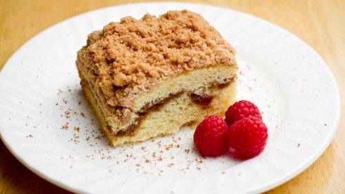 Sour Cream Is The MVP For Moist Bisquick Coffee Cake