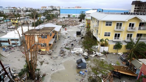 Hurricane Ian Heads For Carolinas After Pounding Florida