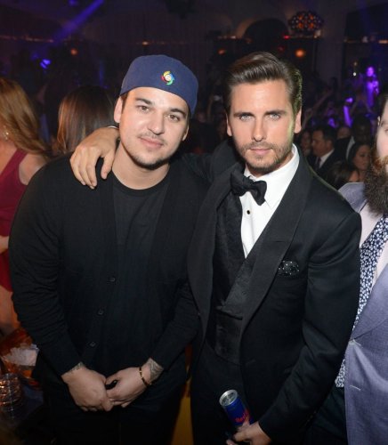 Scott Disick unrecognizable in throwback photo with pal Rob Kardashian