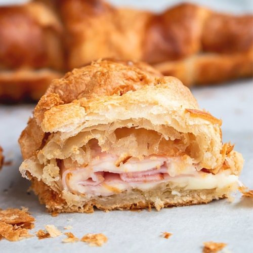 Craving a speedy stuffed ham and cheese croissant? Breakfast solved