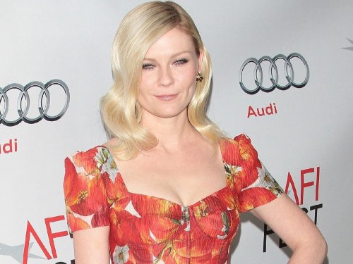 Kirsten Dunst’s Early Red Carpet Photos Introduced Iconic ’00s Fashions