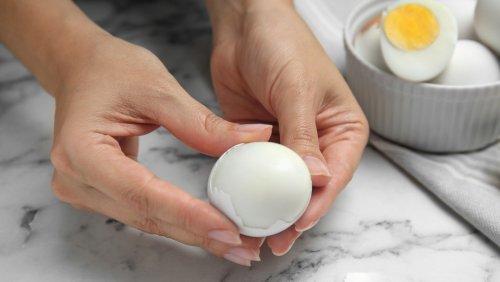 Oil Is The Secret To Effortlessly Peeling Hard Boiled Eggs