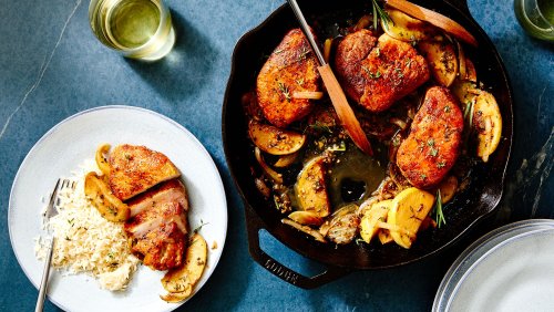 These Pork Chops with Apples Is Our No-Brainer Weeknight Dinner
