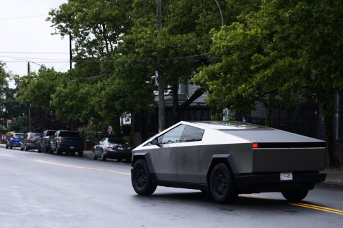 Watch a Tesla Cybertruck get bullied off Mardi Gras parade route