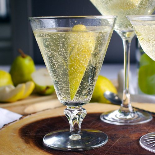 7 of the Best Holiday Cocktail Recipes for a Group