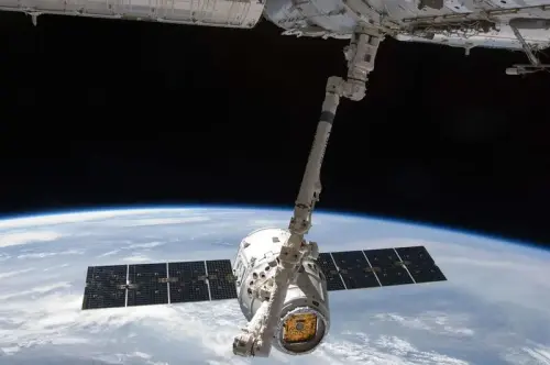 Magazine - SPACE: NASA AND PRIVITIZATION