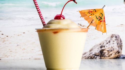 Cocktail Umbrellas Strongly Encouraged: Our Favorite Floats and Frozen Drinks