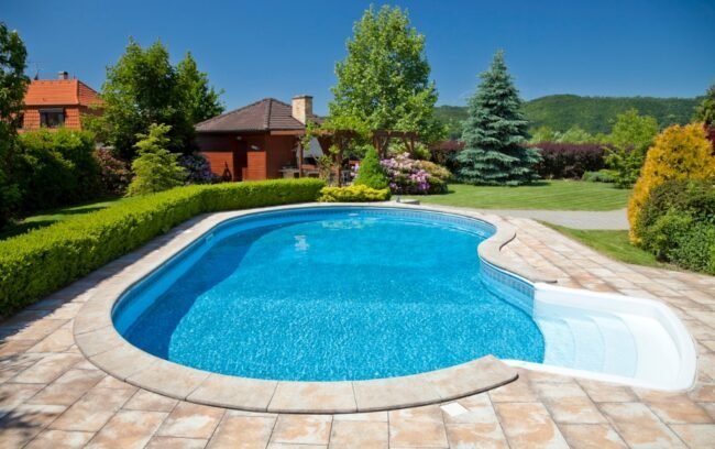 The Pros and Cons of Saltwater Pools