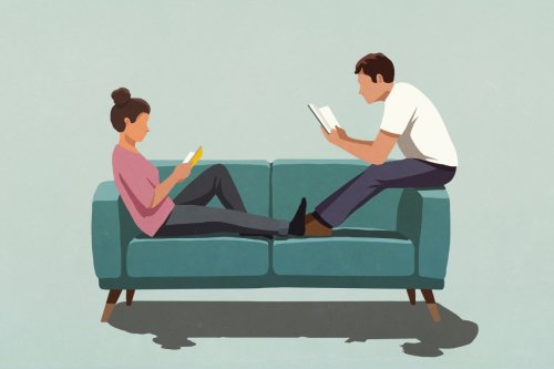 The psychology behind “shared silence” in couples is fascinating