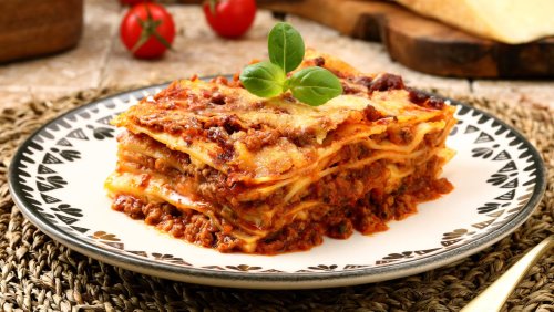 What Type Of Meat Is Featured In Olive Garden's Lasagna Sauce?