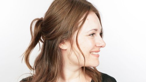 8 Easy Claw Clip Hairstyles That Will Upgrade Your Updo