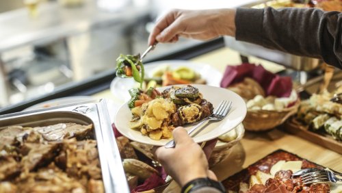 How Golden Corral Survived When Other Buffet Chains Failed