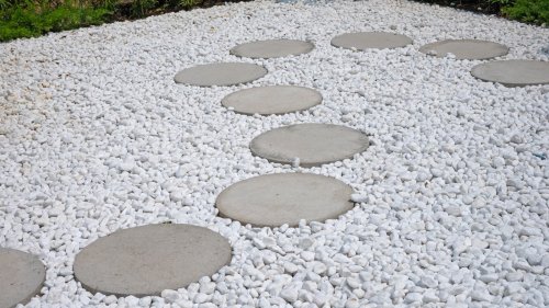 Tips for using gravel and pavers in your landscaping