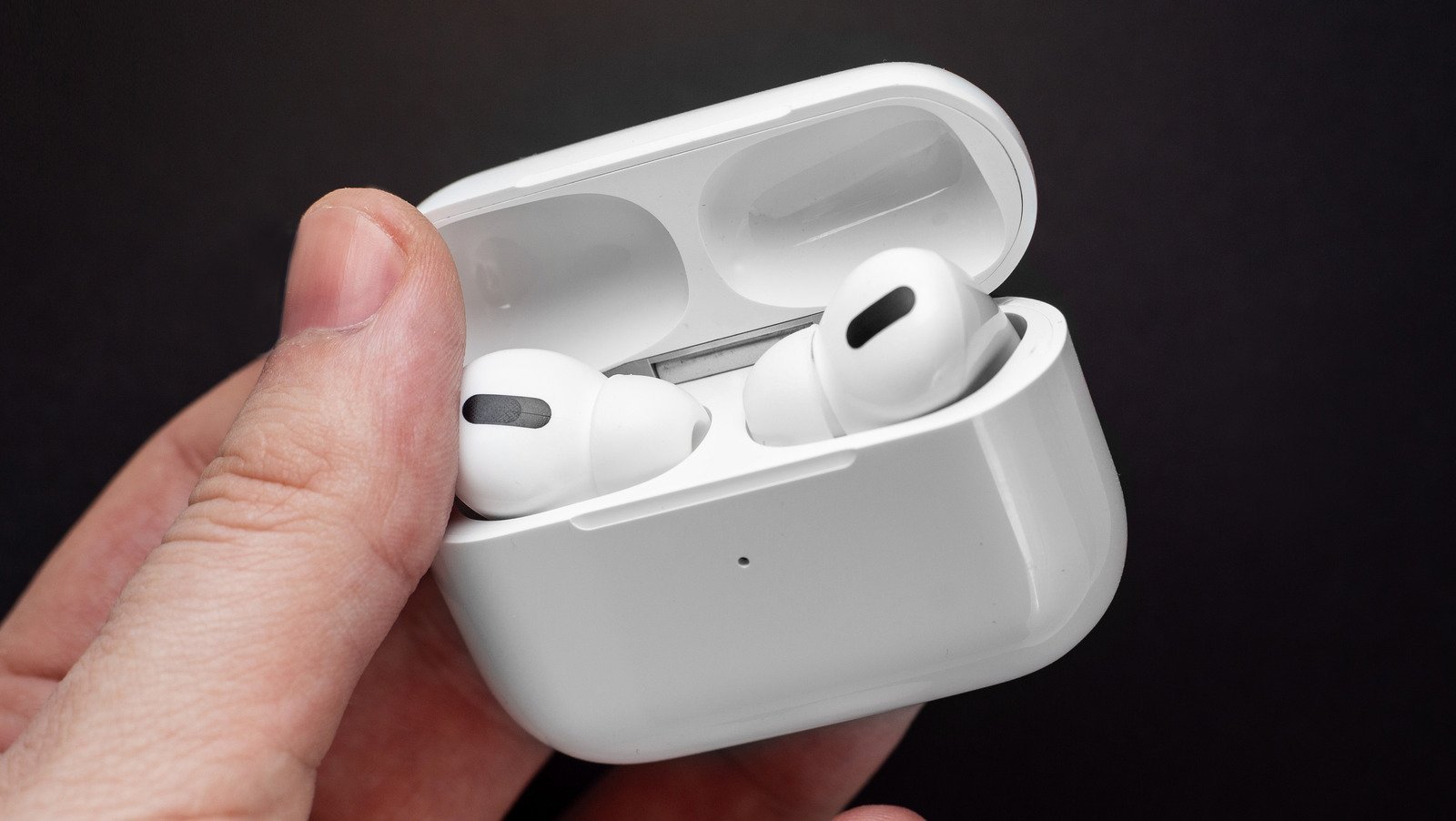 Apple AirPods Update: How To Make Sure Yours Have The Latest Firmware Installed 