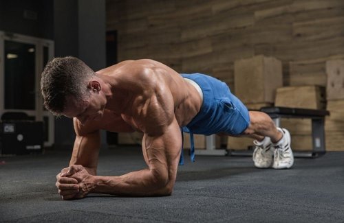 These 3 Plank Variations Work Your Entire Body, Trainer Says