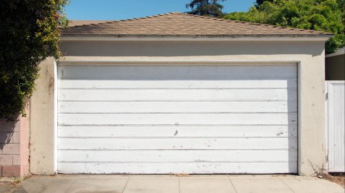 Girl Went Missing Until Dad Notices Strange Smell From Neighbor’s Garage