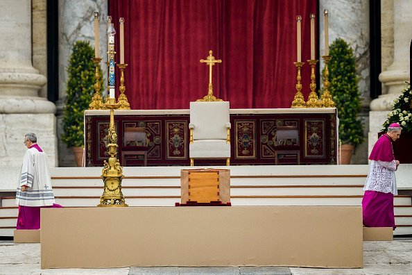 Le Immagini Dei Funerali Di Benedetto XVI Flipboard